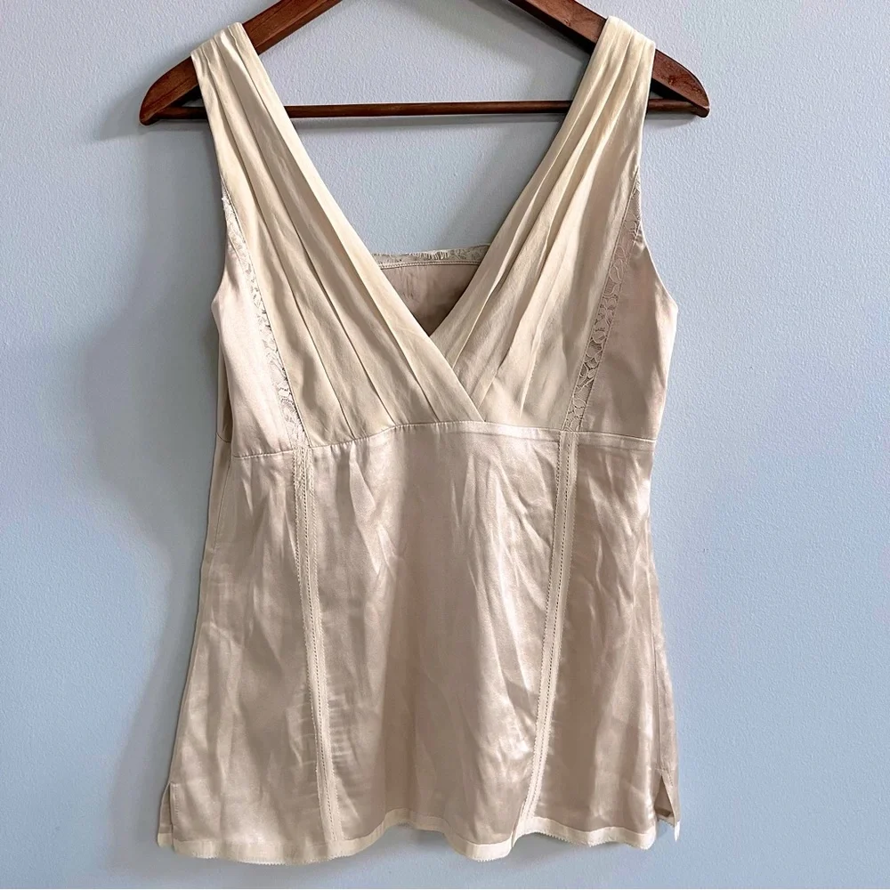 White House Black Market Silk Stretch Timeless V-Neck Tank Size 6 - Picture 6 of 10